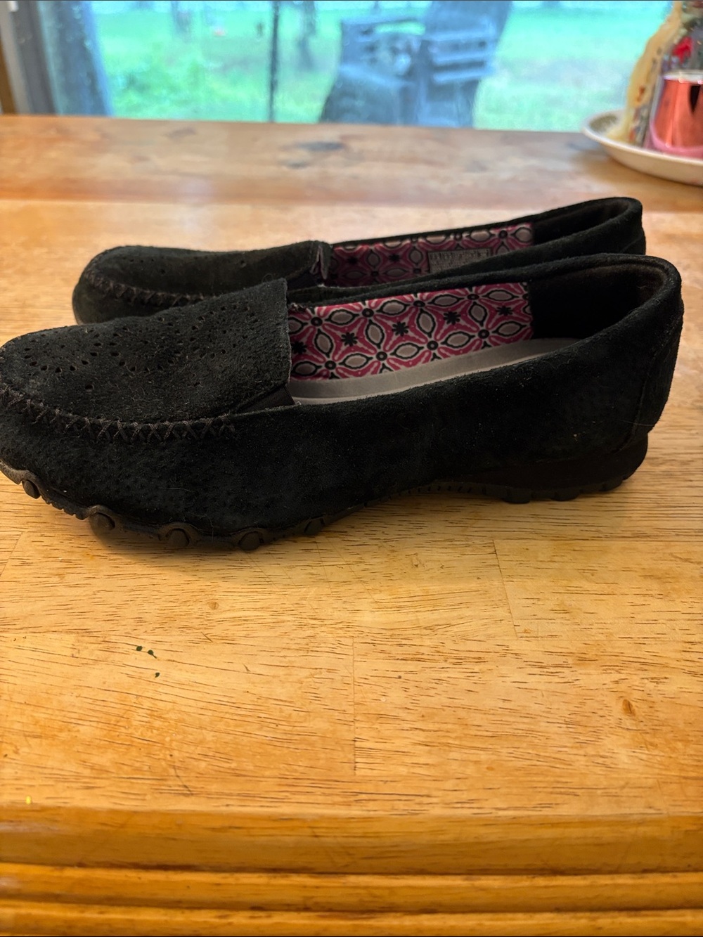 Skechers Black Suede Slip-On Loafers with Pink Lining size 7.5 - Picture 5 of 5